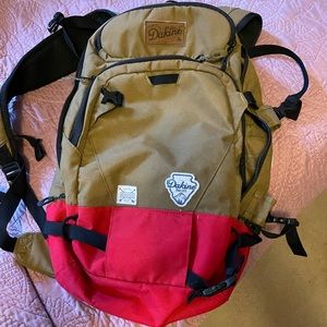 Dakine Skiing/Snowboarding/Hiking pack!